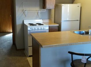 1376 Applewood Ln, Newton, KS 67114