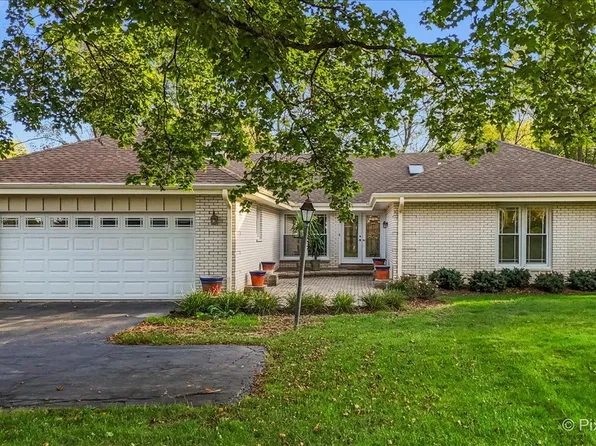 994 Commonwealth Ct, Barrington, IL 60010