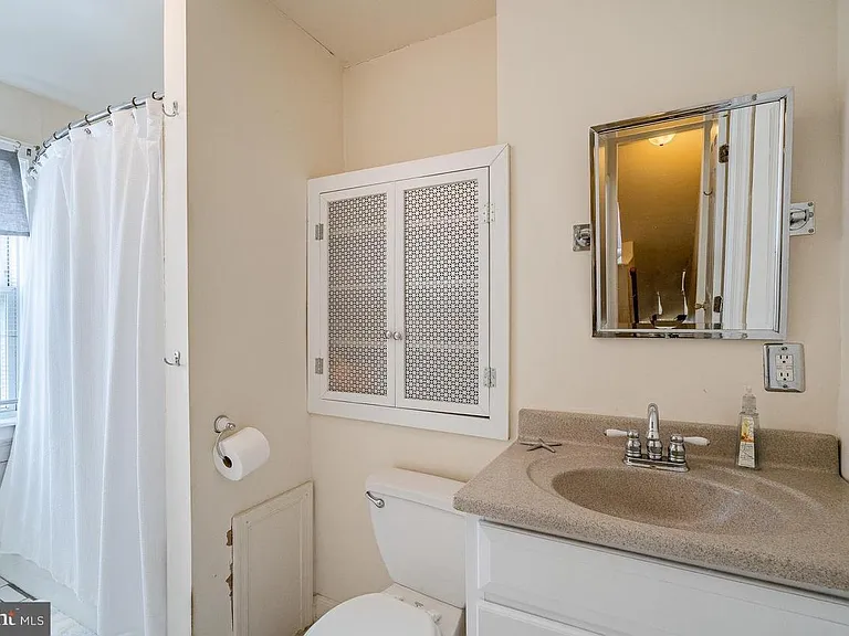 1211 N Tatnall St — Photo 11