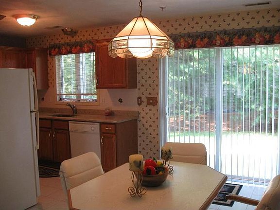 5th image of 32 Ironwood Ln