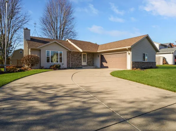 706 Woodbridge TRAIL, Watertown, WI 53094