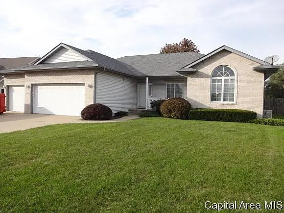 2425 Shabbona Dr photo 1