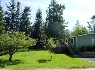 1374 Lakewood Dr, Camano Island, WA 98282