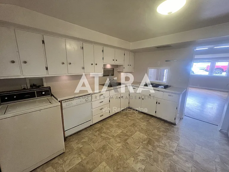 624 E 7th Ave — Photo 16