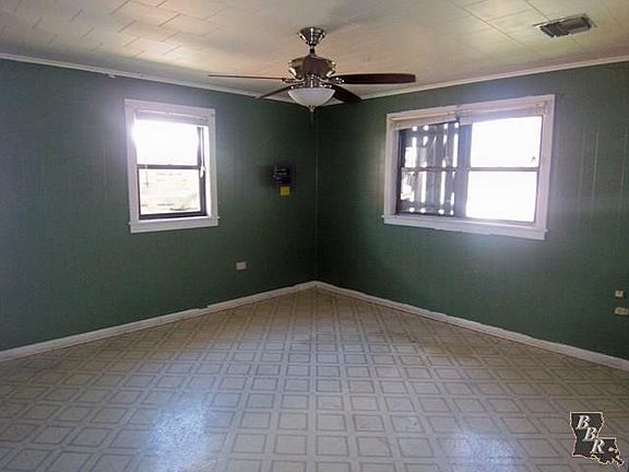 3rd image of 108 Daisy St