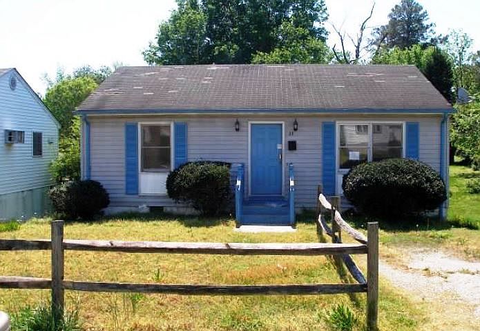 1st image of 113 N Grove Ave