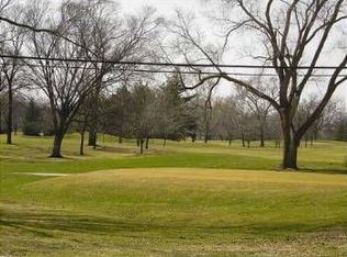 956 Shermer Rd APT 5, Glenview, IL 60025