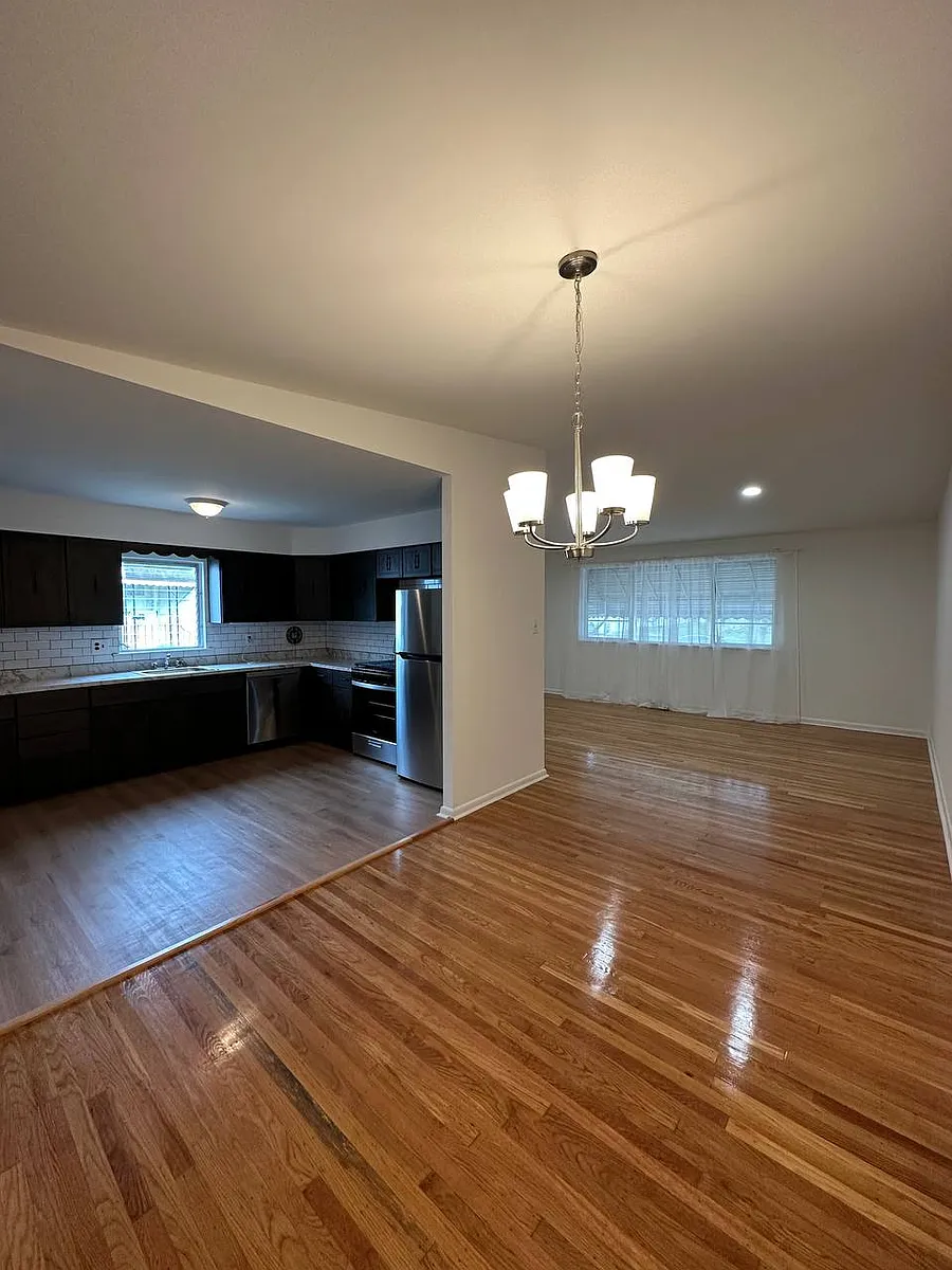 Building Photo - 435 Rennard St #2