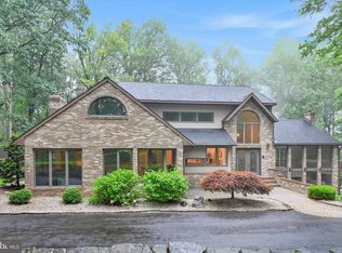 5043 Pineview Dr, Mohnton, PA 19540