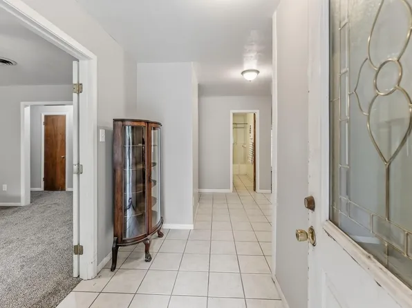 1207 21st St, Huntsville, TX 77340