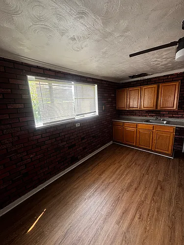 129 Clover St #1 Photo 1
