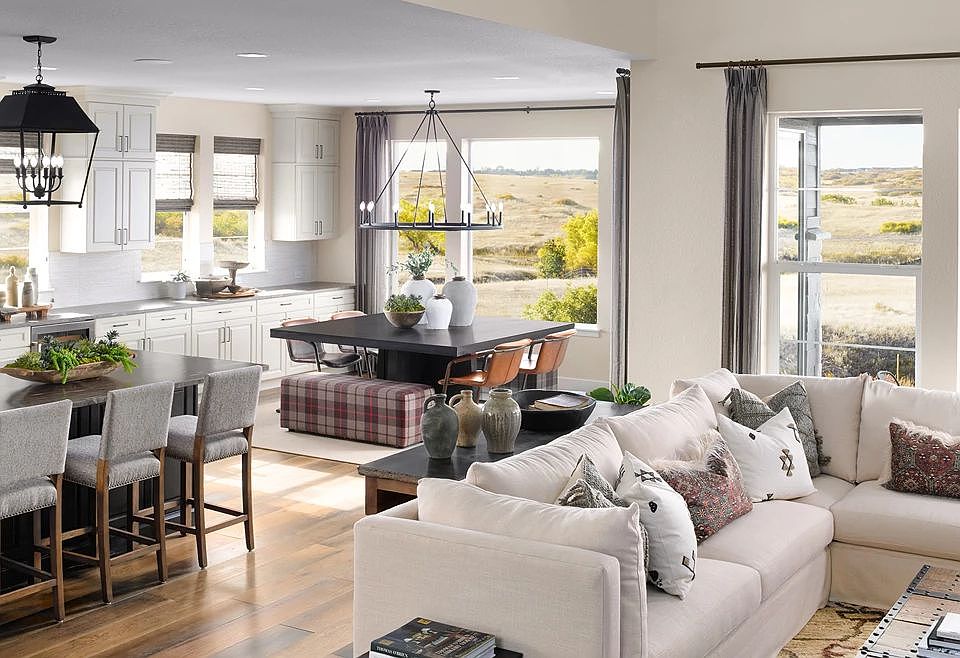 Stonehaven Model Great Room, Kitchen Dining