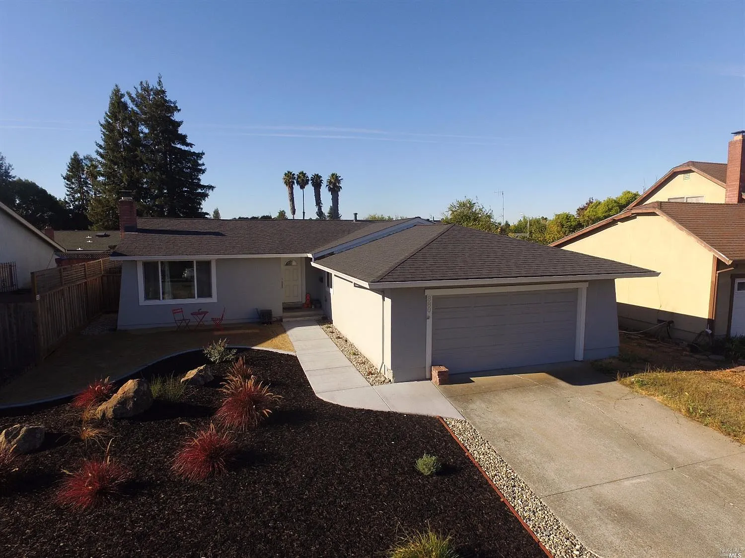 880 Crinella Dr photo 1