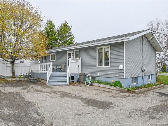 4th image of 286 Saint Pierre Blvd E