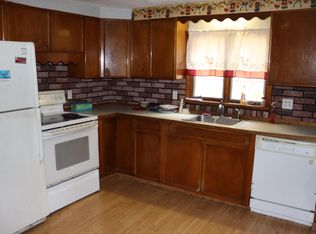 1127 Thorndike St, Palmer, MA 01069