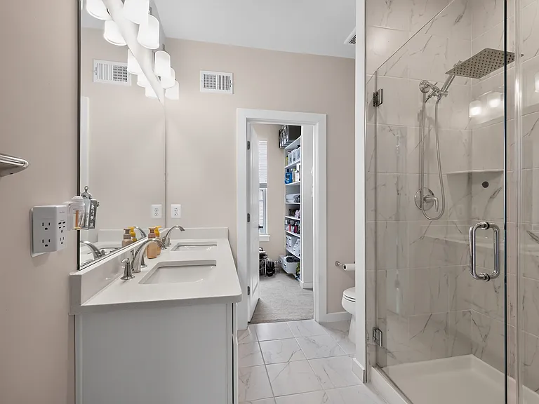 2554 Nicholson St — Photo 14