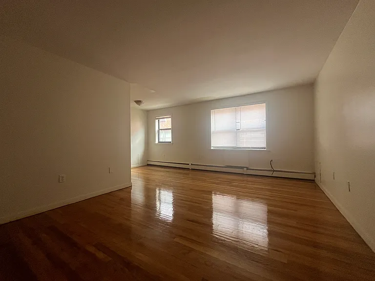 241 Laurel St #B5 — Photo 1