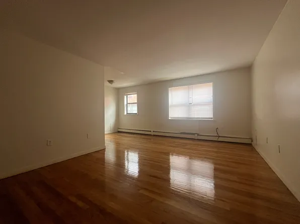 241 Laurel St APT B5, Hartford, CT 06105