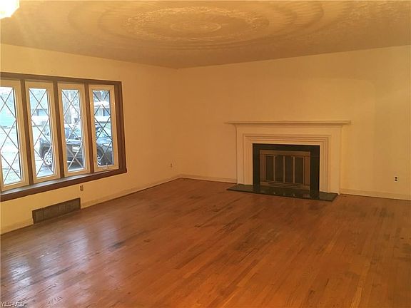 2nd image of 530 Fairhill Dr