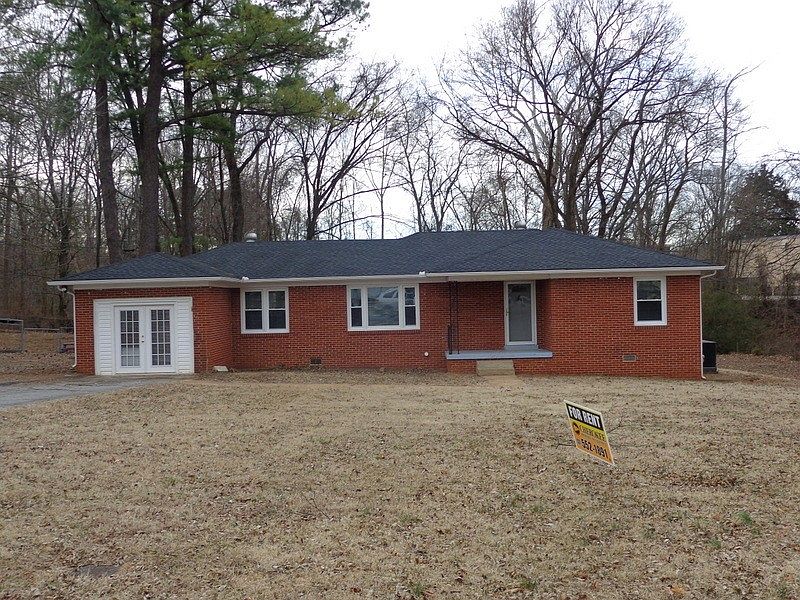 1st image of 2 Concord Dr