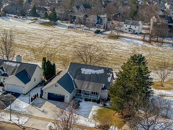 2nd image of 1318 Fairfield Way