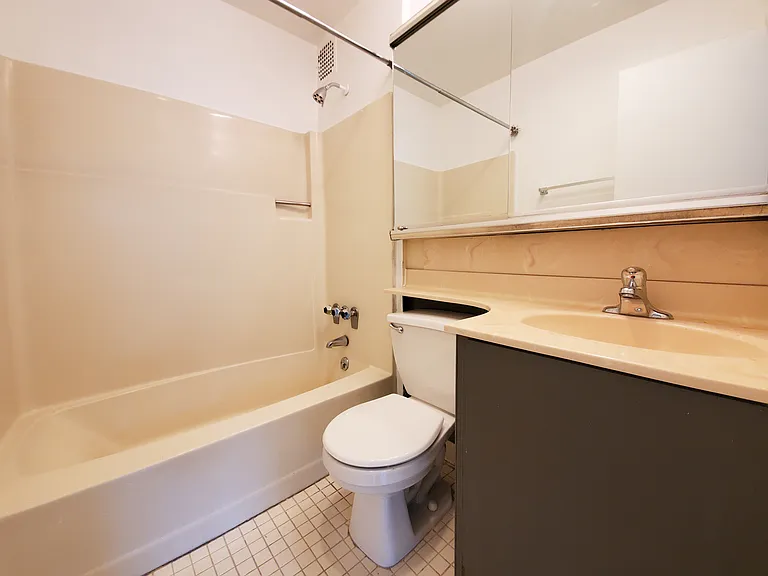 227 E 59th St #2B — Photo 5