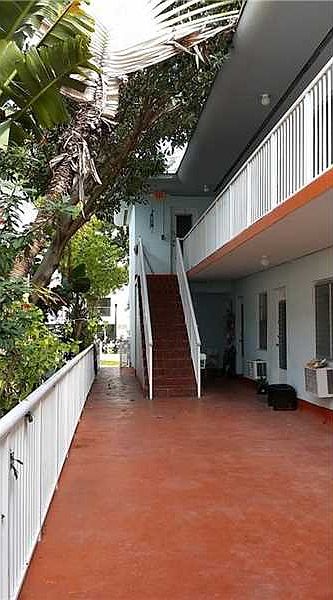 1st image of 220 Meridian Ave APT 3