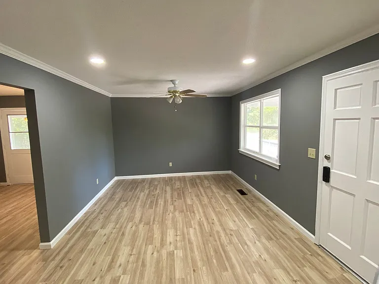 30 Vanderbilt Ln — Photo 13
