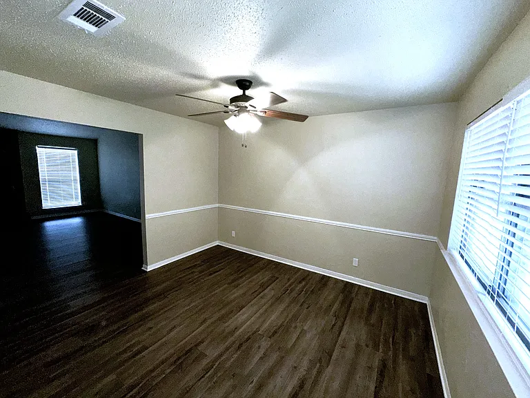 2211 Stagecoach Trl — Photo 9