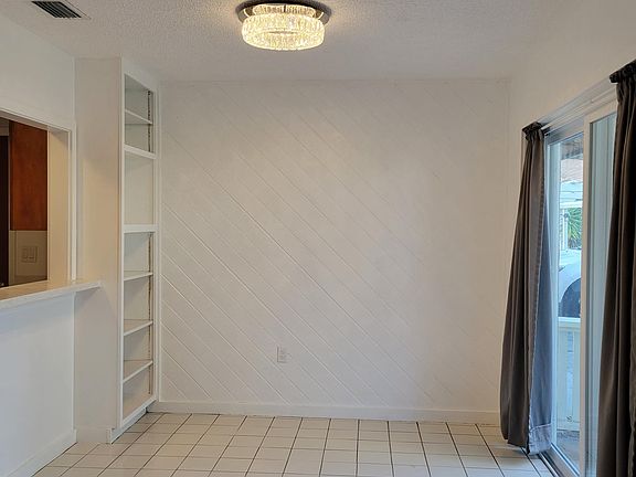 3rd image of 804 McLain Ct
