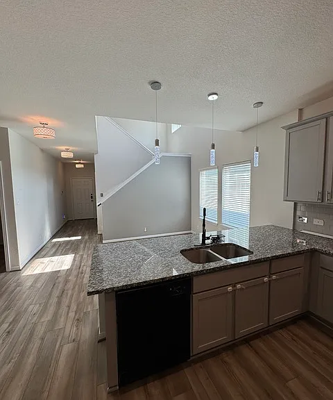 7510 Boxing Elm — Photo 28