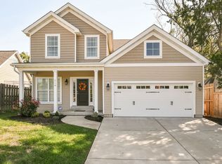 218 S Geyer Rd, Saint Louis, MO 63122