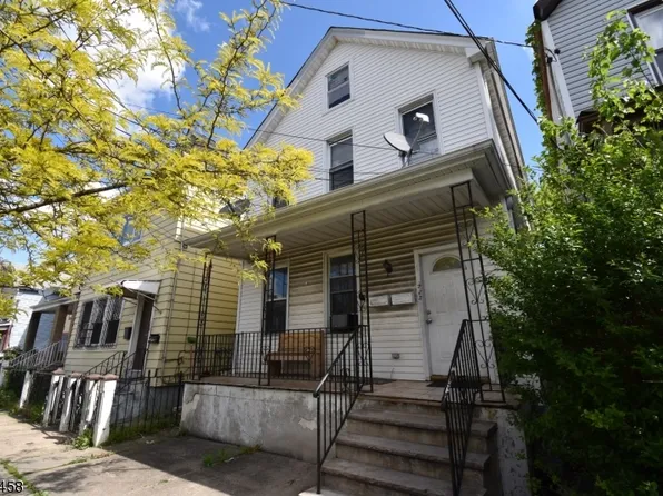 223 Pine St, Elizabeth City, NJ 07206