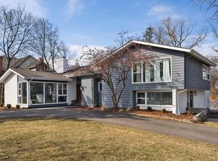 38 Park Ln, Golf, IL 60029