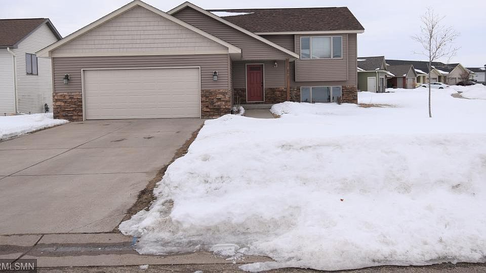 1st image of 1809 White Pine Way