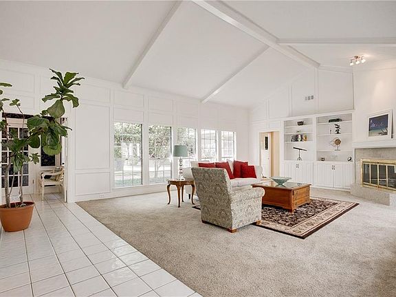 5th image of 7704 Queens Garden Dr