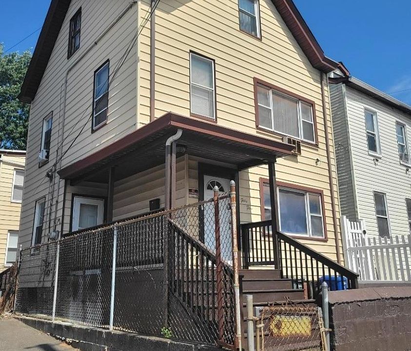 2nd image of 55 N 6Th St