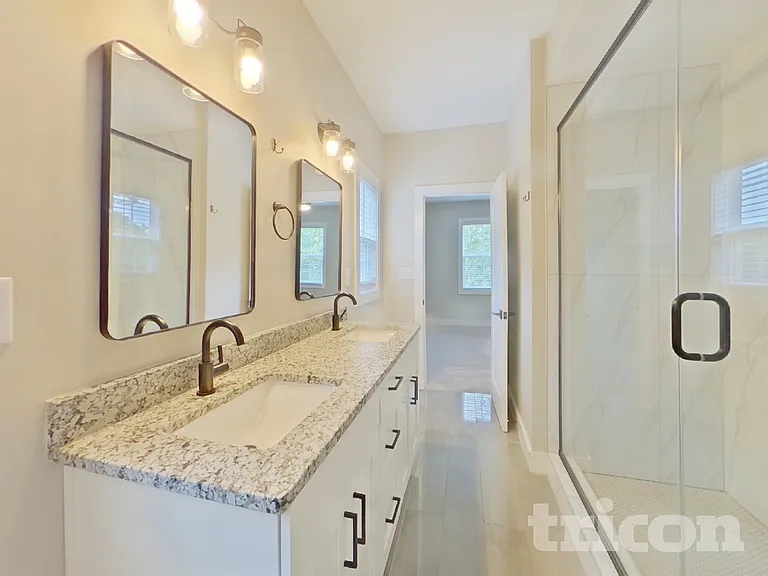 3047 Ridge Ave — Photo 9