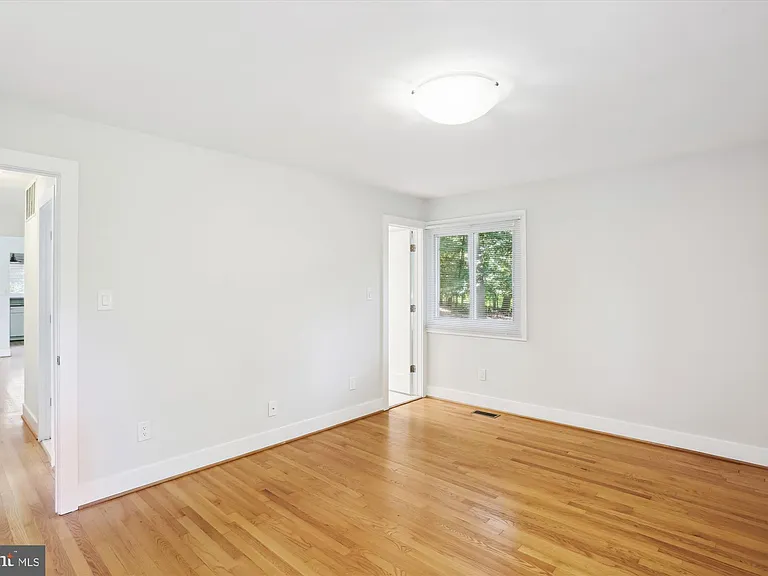 8206 Stone Trail Dr — Photo 26