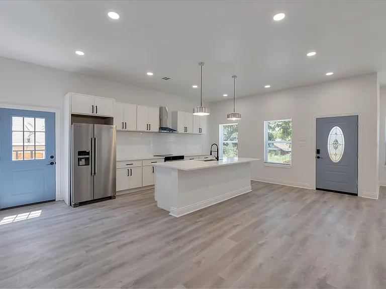 1515 Morrell Ave — Photo 5