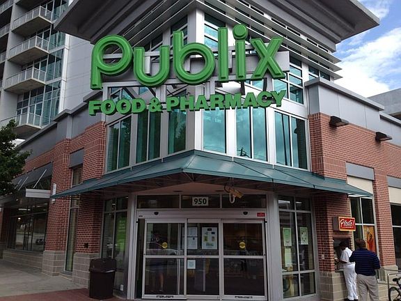 Publix in Building