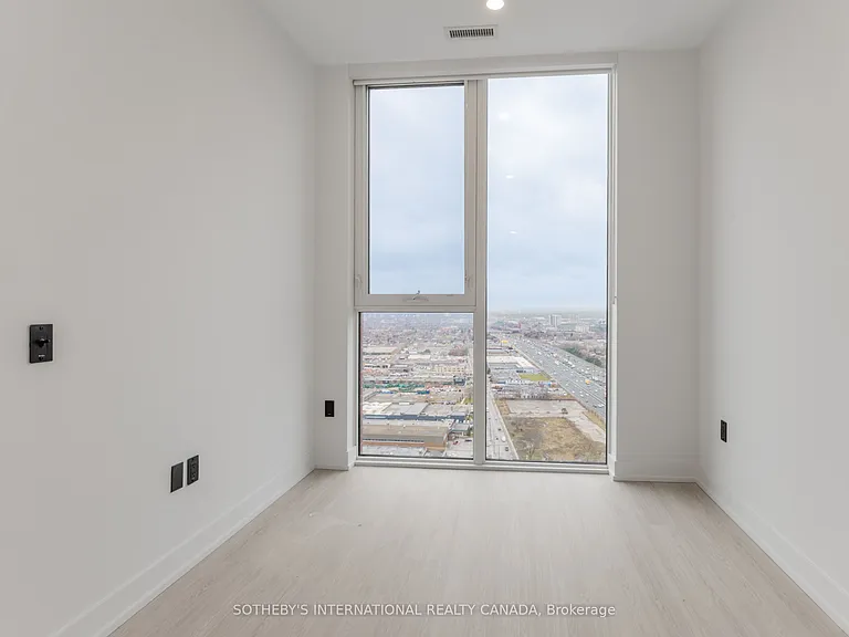 31 Garden Ave #505 — Photo 8