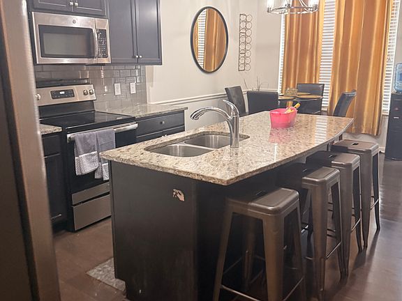 3rd image of 2724 Kemp Ct