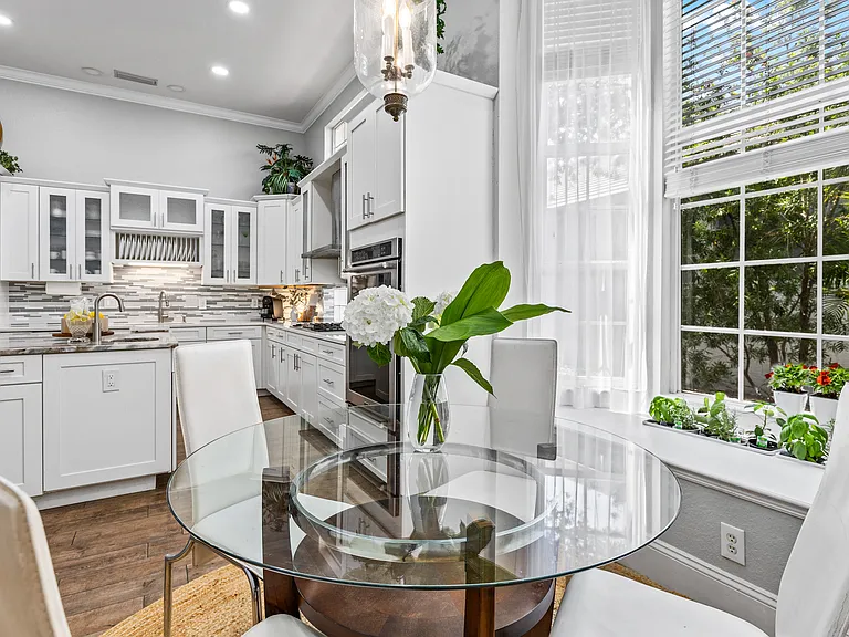 7105 Victoria Cir — Photo 12