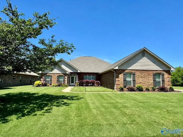 2516 Caldwell Park Ct SE, Owens Cross Roads, AL 35763