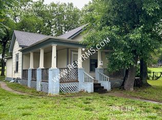 2037 SW Fillmore St, Topeka, KS 66604