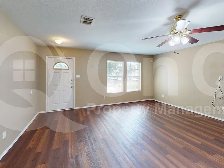8956 Preakness Cir — Photo 19