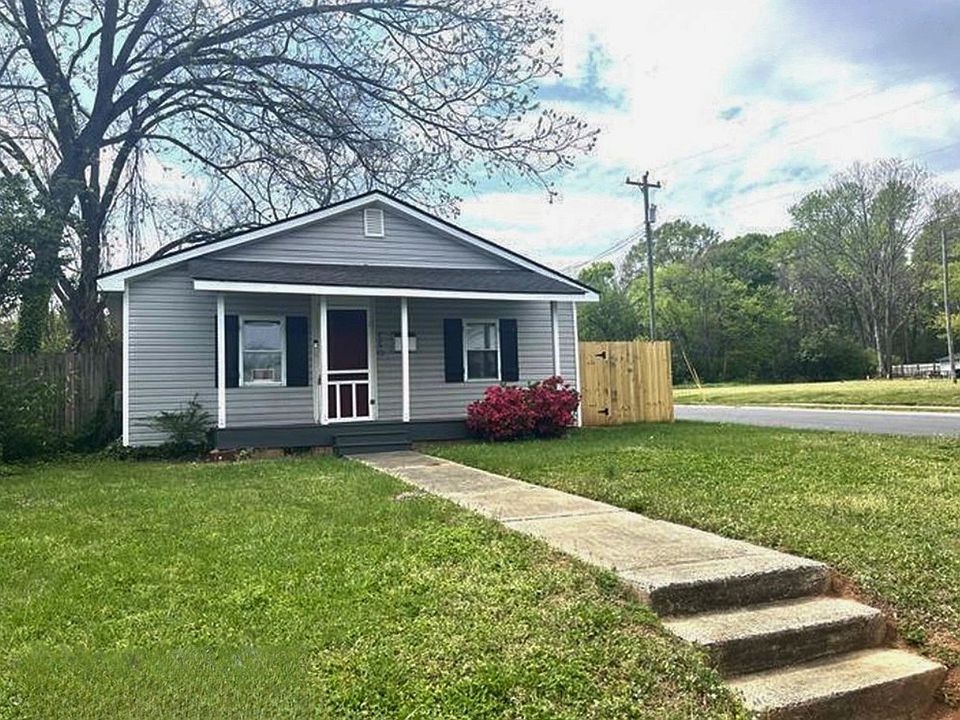 1st image of 320 Skyland Ave #1
