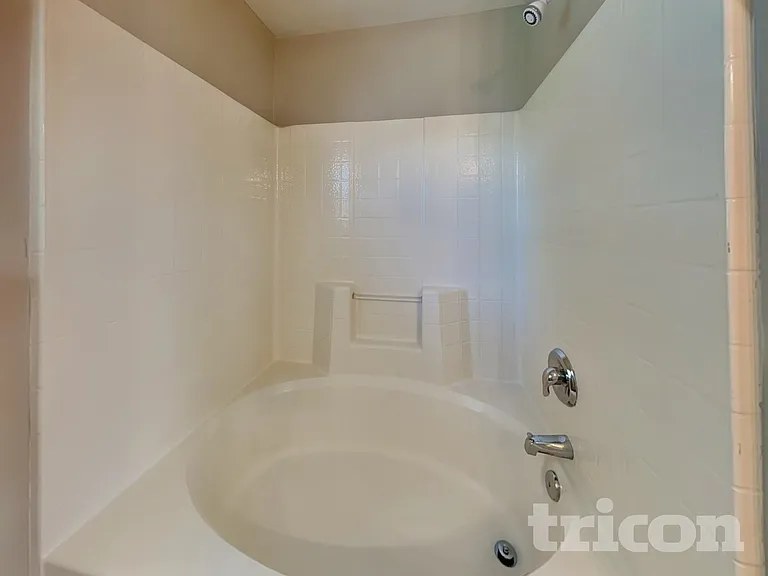 7503 Hollywood St — Photo 8