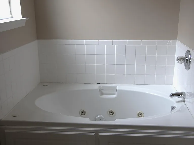 1192 Carriage Dr — Photo 17